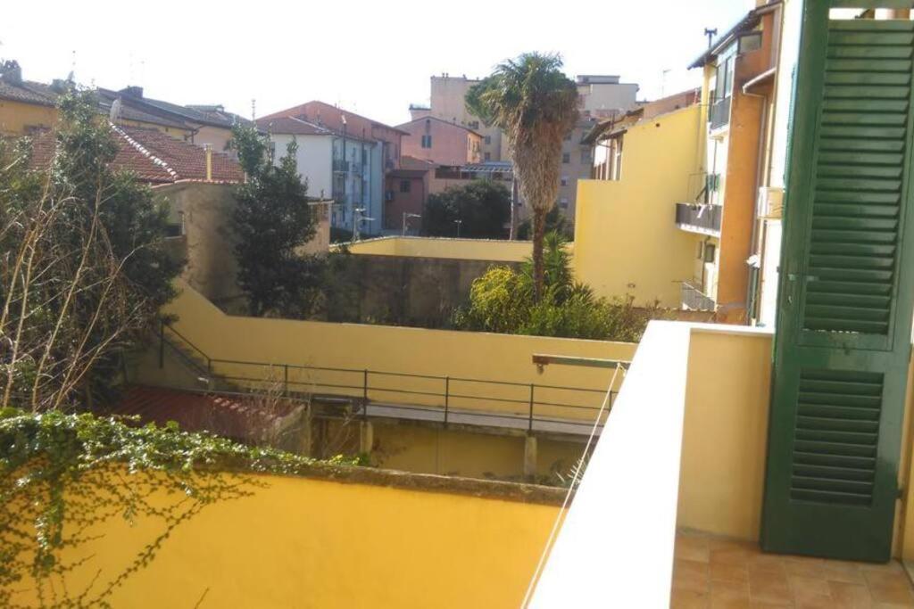 A Due Passi Dal Treno Apartment Pisa Luaran gambar