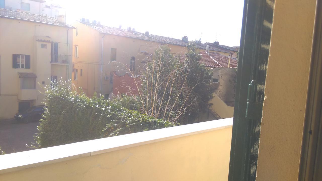 A Due Passi Dal Treno Apartment Pisa Luaran gambar